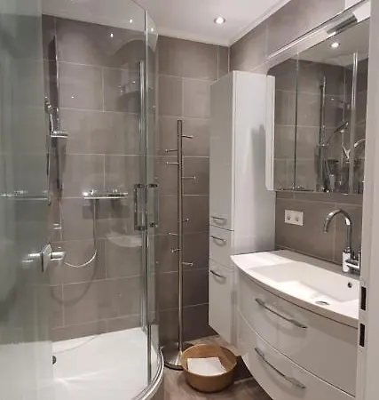 Apartamento Und Ferienwohnung, Wohnen Auf Zeit, Callenberger Strasse, *